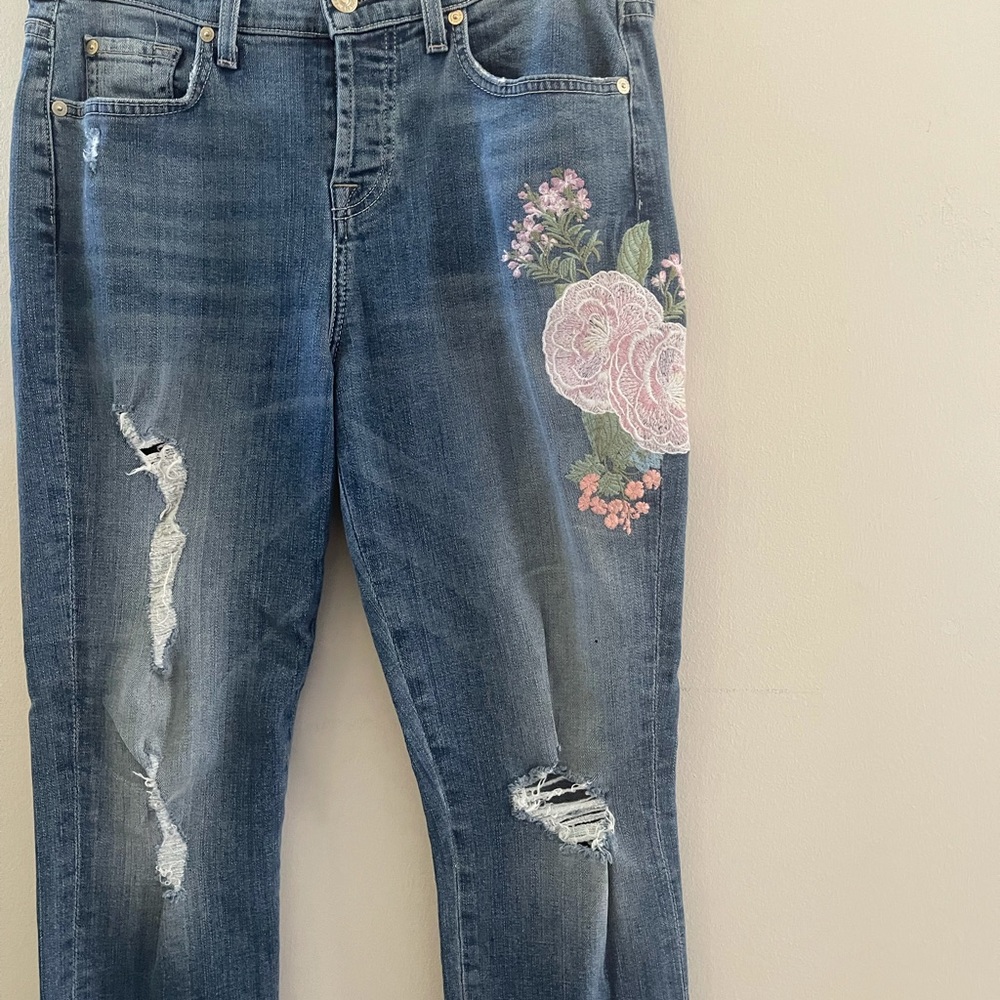 7 Mankind Distressed Floral Jeans Size 26 - Picture 3 of 12